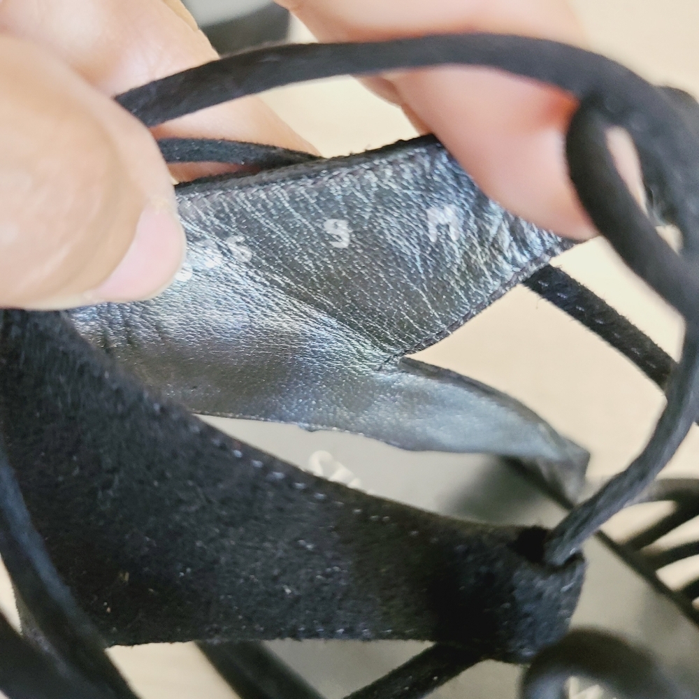 Stuart Weitzman Black Gladiator Sandals Size 9 - Picture 4 of 6